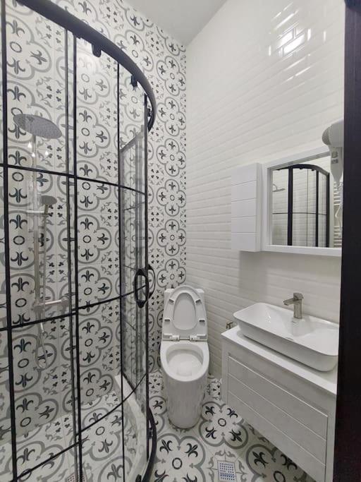 Soma Apartment Kutaisi Exterior photo